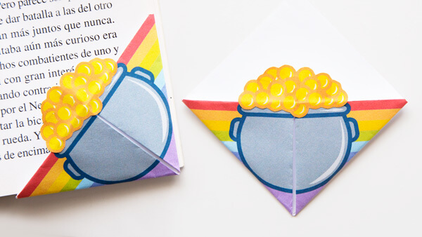 Pot of gold corner bookmarks