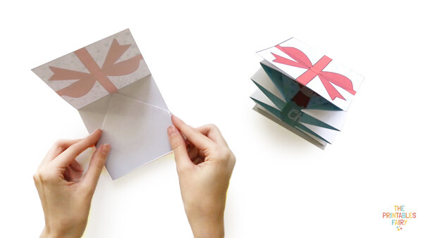 Glue the folded card into the gift card